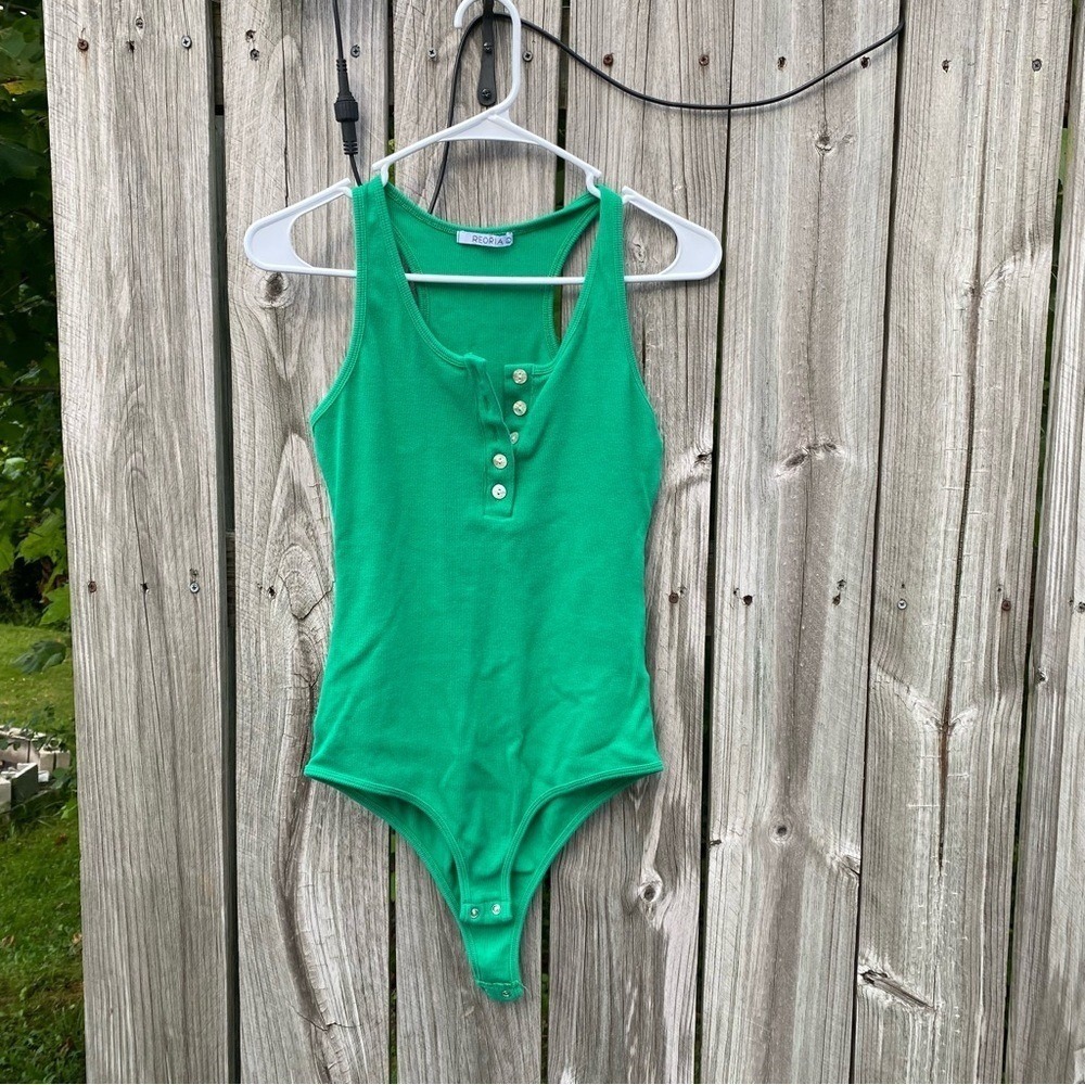 Ribbed REORIA Bodysuit Womens L Green Henley Racerback Snap Closure Sleeveless